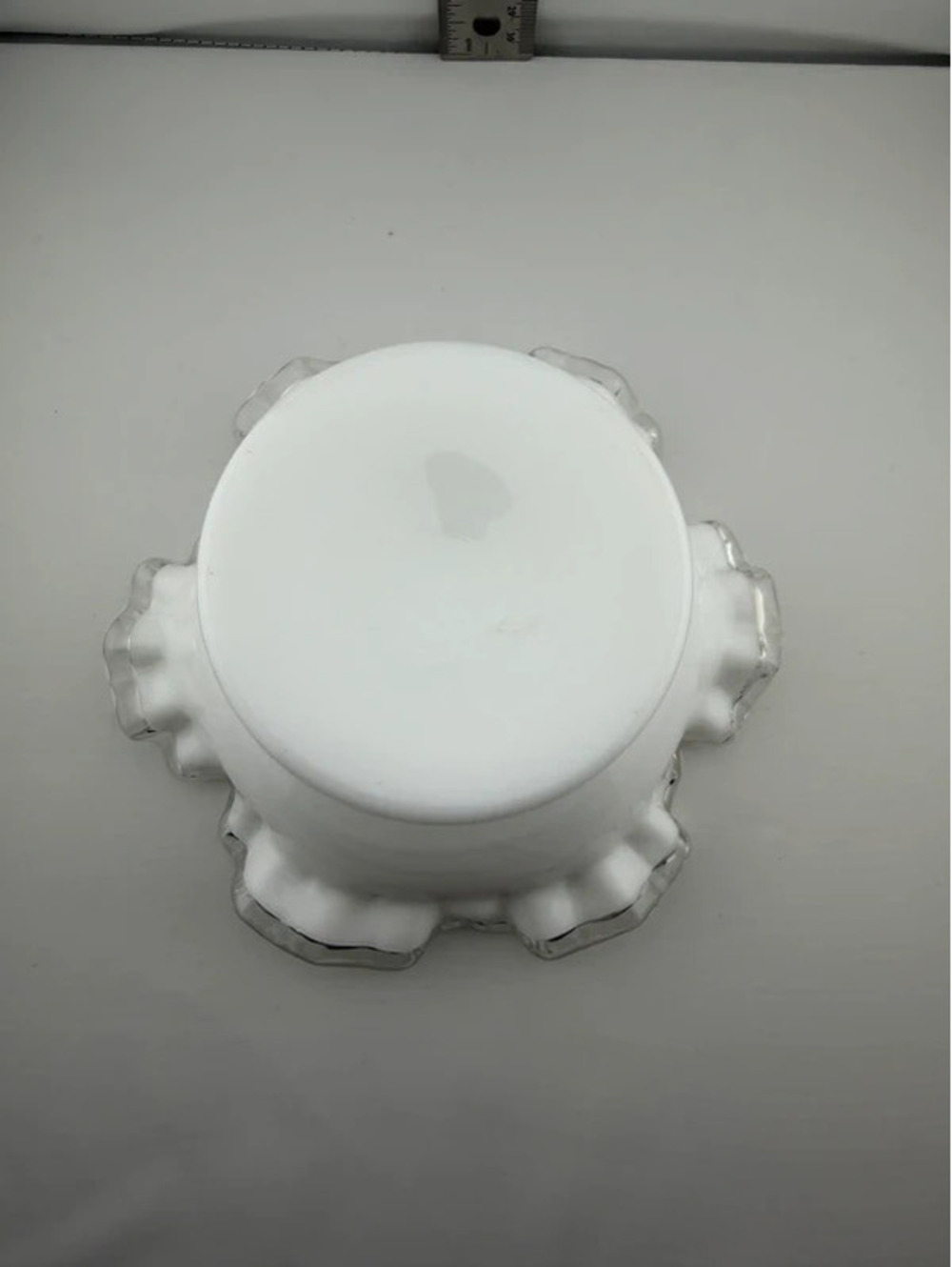 Vintage Fenton Silver Crest Milk Glass Ruffled Candy Dish – UV Reactive - Picture 6 of 6